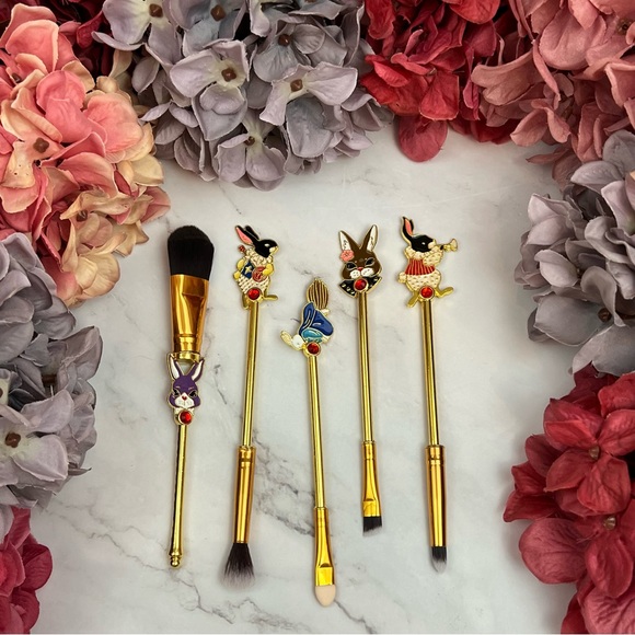 Alice in Wonderland Gold 5 Piece Makeup Brush Set - Picture 9 of 16